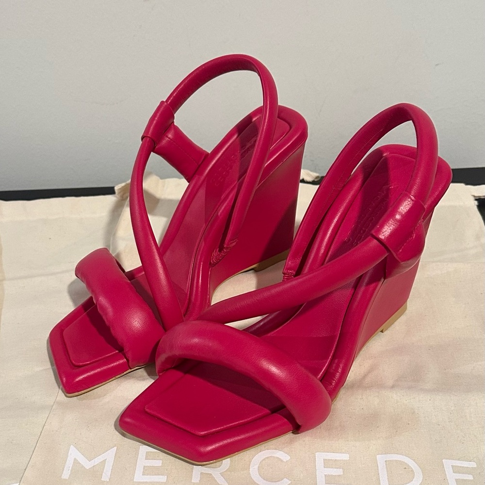 MERCEDES CASTILLO ALBIA TUBULAR NAPA WEDGE SANDALS